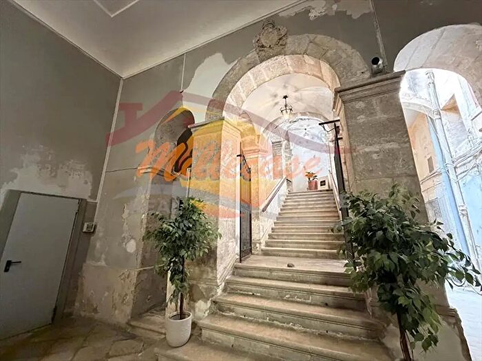 Appartamento bilocale in vendita in Via Saverio Landolina, Siracusa