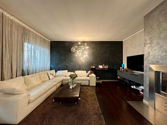 Appartamento bilocale in affitto in Via Oberdan, Azzano San Paolo