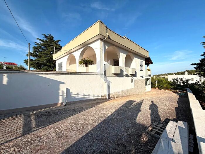 Casa quadrilocale in vendita in Strada Primicerio, Martina Franca