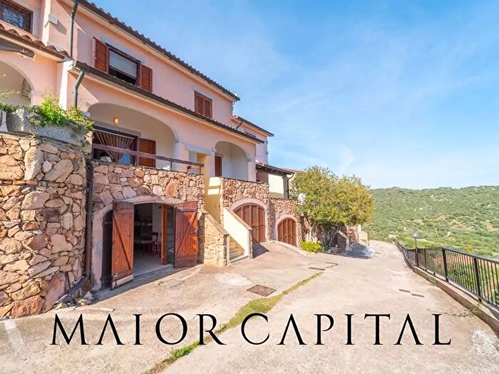 Casa quadrilocale in vendita in Budoni