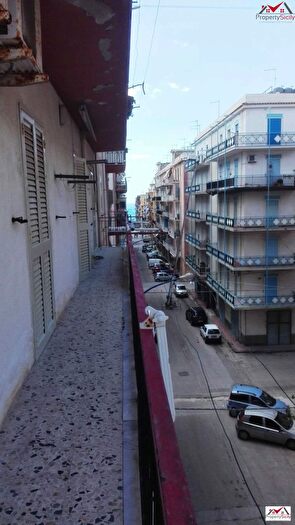 Appartamento con 6 locali in vendita in Firenze, Porto Empedocle