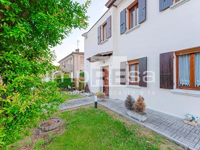Casa con 6 locali in vendita in Via Cal De Messa, Santa Lucia Di Piave