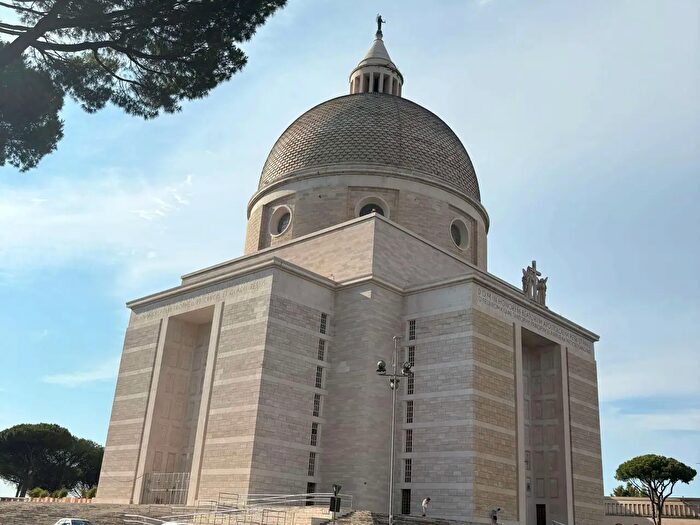 Appartamento con 5 locali in affitto in Via Ss Pietro E Paolo, Roma