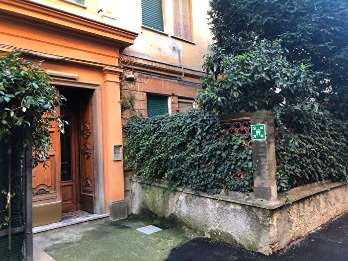 Appartamento quadrilocale in affitto in Salita di Santa Maria della Sanitá, Castelletto, Genova