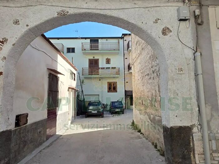 Appartamento con 6 locali in vendita in Corso Italia, Saviano