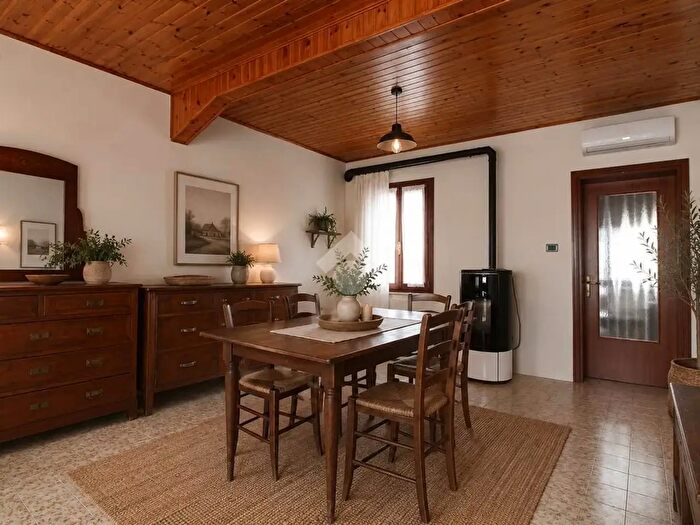 Casa trilocale in vendita in Via Alessandro Manzoni, Gruaro