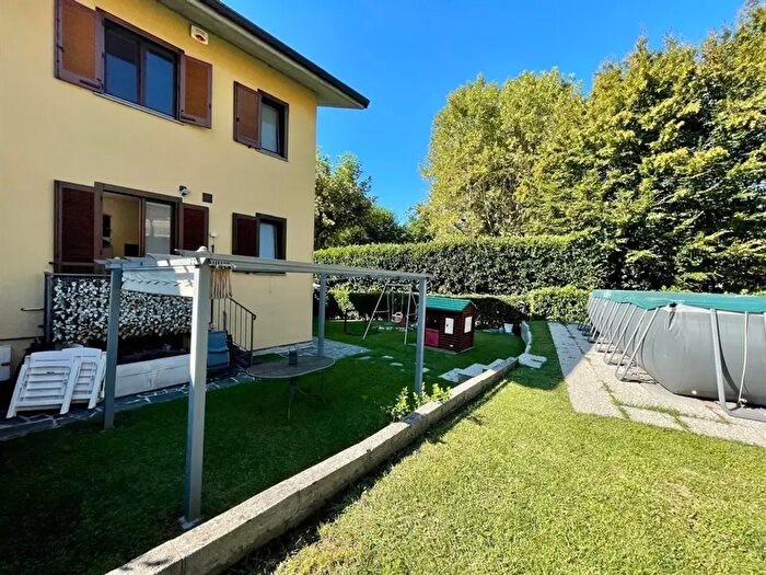 Casa quadrilocale in vendita in Via San Lorenzo, Galliate Lombardo