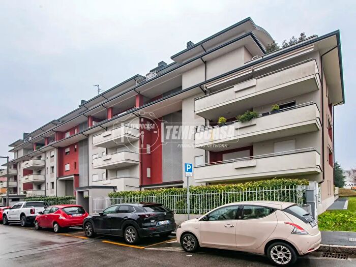 Appartamento trilocale in vendita in Via IV Novembre, Cusano Milanino