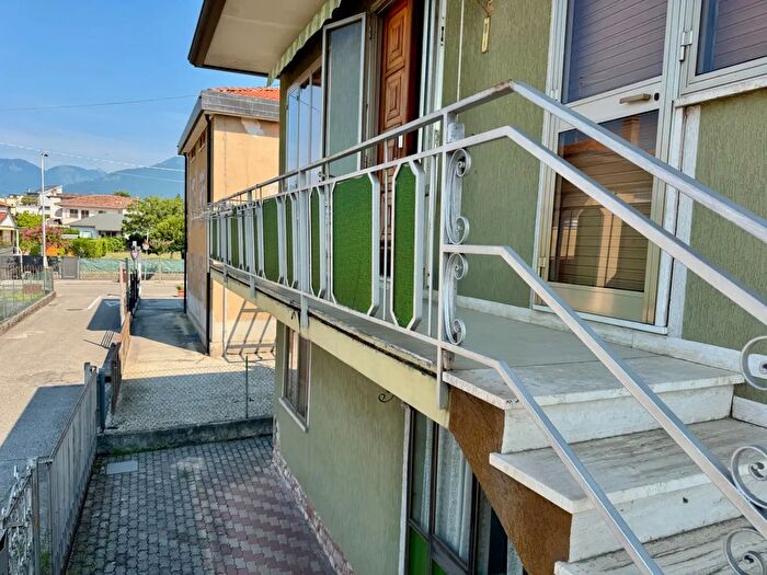 Casa con 6 locali in vendita in Thiene