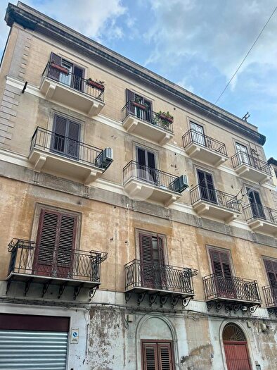 Appartamento con 5 locali in vendita in Via Giorgio Gemmellaro, Palermo