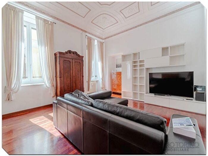 Appartamento con 6 locali in affitto in Via Luigi Lagrange, Via Roma, Torino