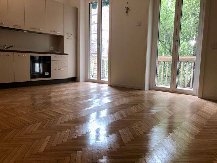 Appartamento trilocale in affitto in Viale Beatrice d'Este, Quadronno Crocetta, Milano