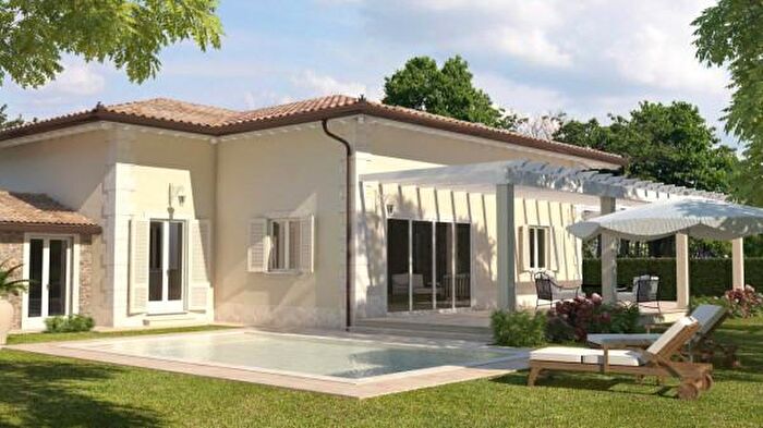 Casa con 6 locali in vendita in Via Francesco De Santis, Pietrasanta