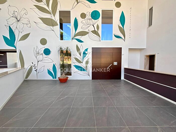 Appartamento trilocale in vendita in Via Taranto Santo Spirito, Bari