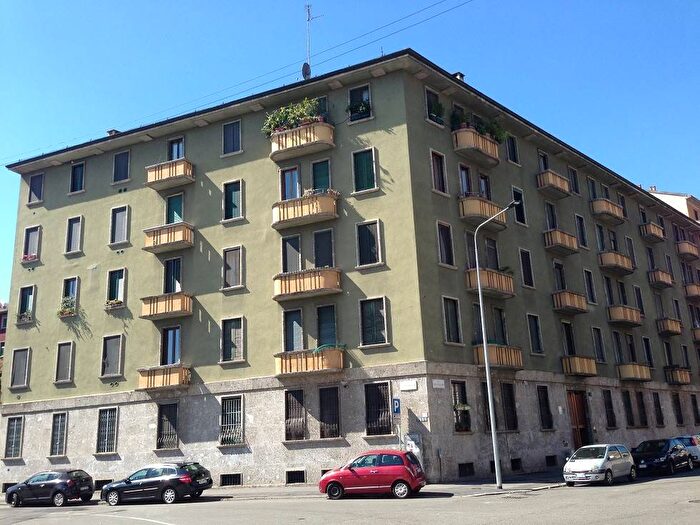 Appartamento bilocale in affitto in Via Tertulliano, Lodi Brenta, Milano