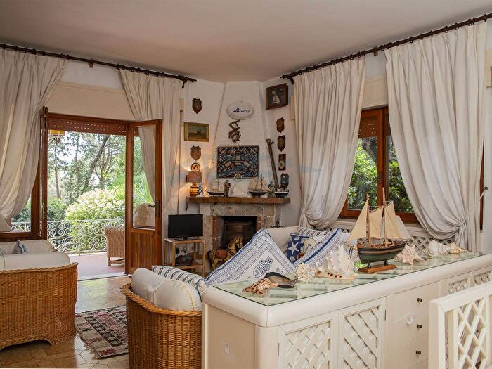 Casa con 5 locali in affitto in Strada Lungomare Pontino, Sabaudia