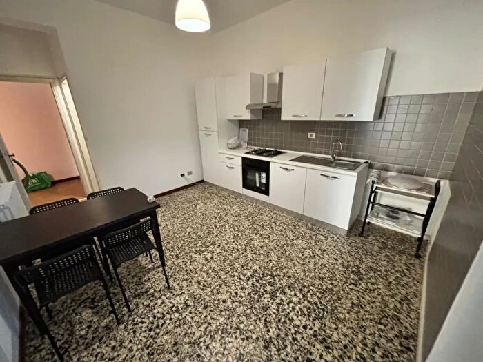 Appartamento con 5 locali in affitto in Carrara