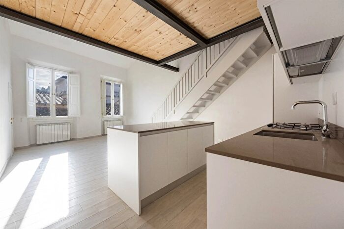 Appartamento con 7 locali in vendita in Via dei Malenchini Firenze, Firenze