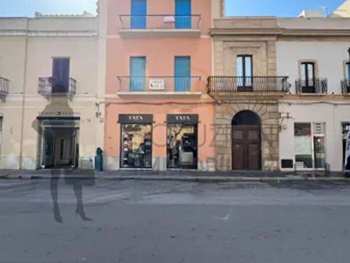 Appartamento con 6 locali in vendita in Via Giovanni Battista Fardella, Trapani