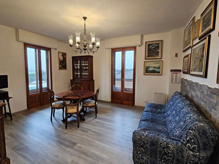 Appartamento con 5 locali in affitto in Vico Alto San Miniato, Siena