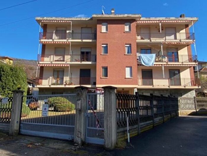 Appartamento con 6 locali in vendita in Via Nazionale, Villar Perosa