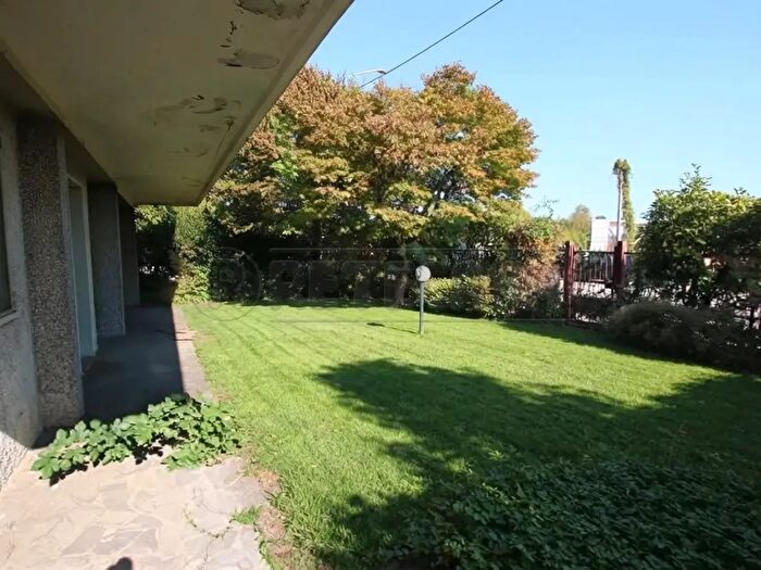 Casa con 9 locali in vendita in Viale Riviera Berica, Vicenza