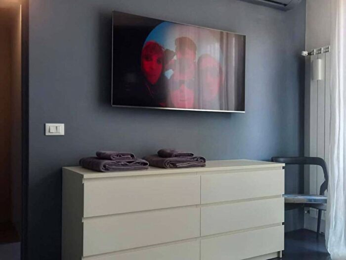 Appartamento trilocale in affitto in Via Angelo Masina, Dergano, Milano