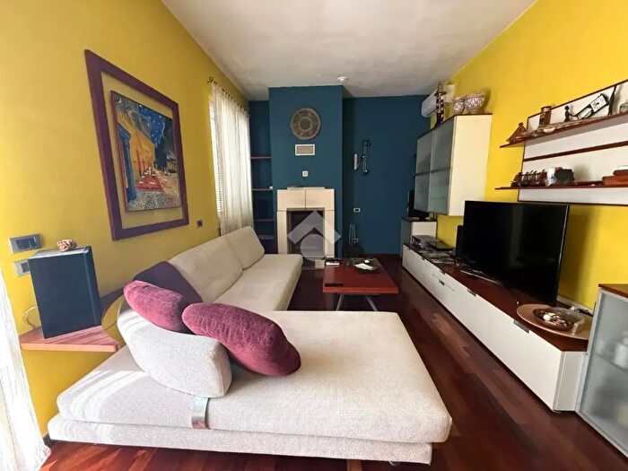 Casa trilocale in vendita in Str della Pescatora, Vigevano