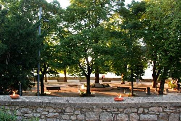Appartamento con 6 locali in affitto in Via Augusto Ciuffelli, Centro, Todi