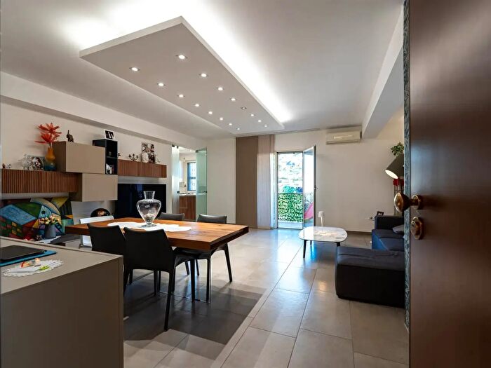 Appartamento quadrilocale in vendita in Via Unione Europea, Gravina Di Catania