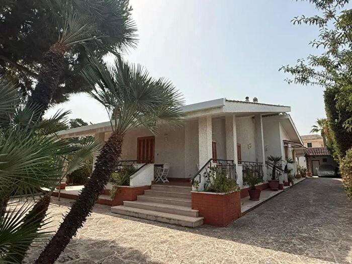 Casa con 7 locali in vendita in Via Luigi di Molfetta, Bisceglie