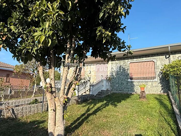 Appartamento trilocale in vendita in Via Cardinale Ferrari, Sedriano