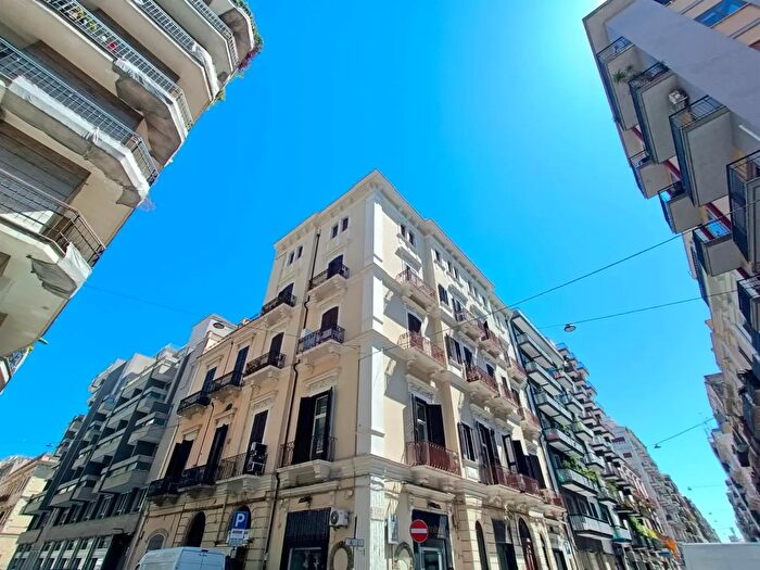 Appartamento quadrilocale in vendita in Via Principe Amedeo, Bari