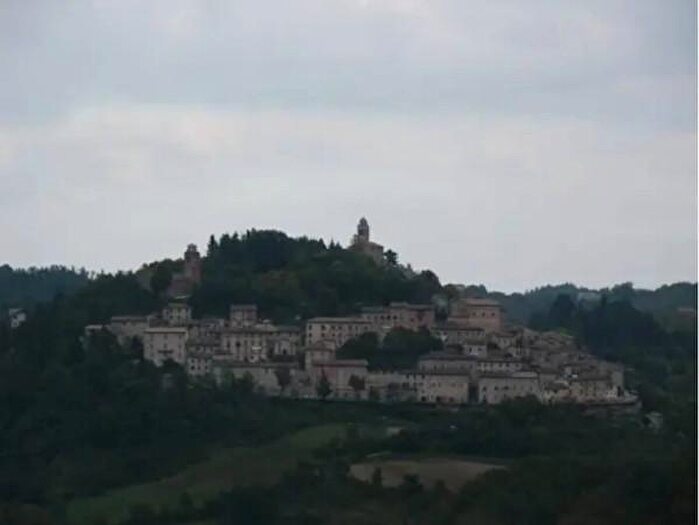 Appartamento con 5 locali in vendita in Via Raffaele Perticarà, Montefortino