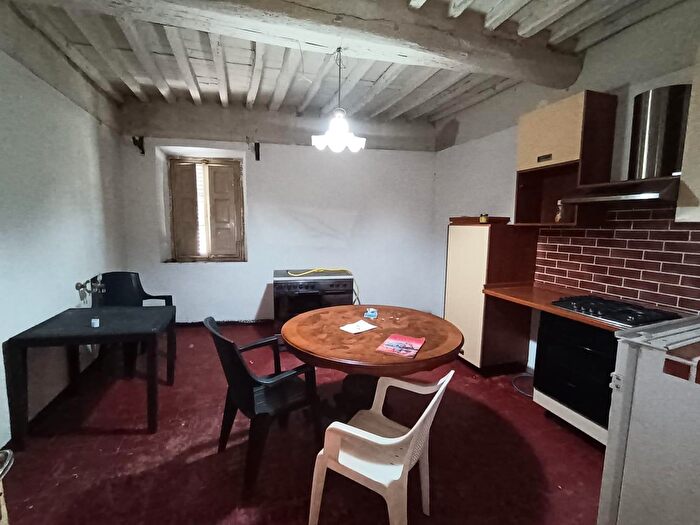 Casa con 7 locali in vendita in Capannori