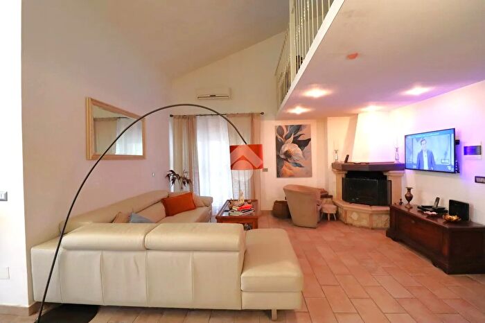 Appartamento trilocale in vendita in Via Murri, Terni