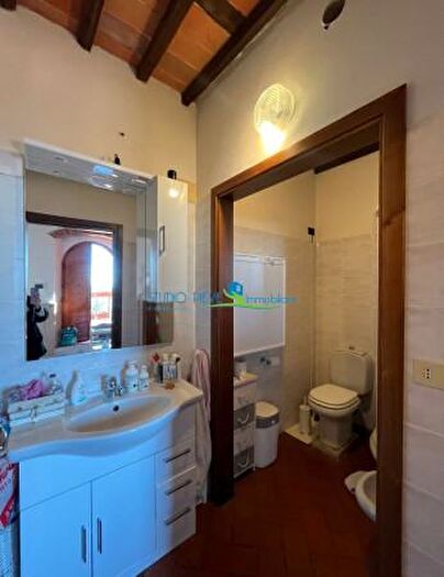 Casa con 6 locali in vendita in Via della Costa, Uzzano