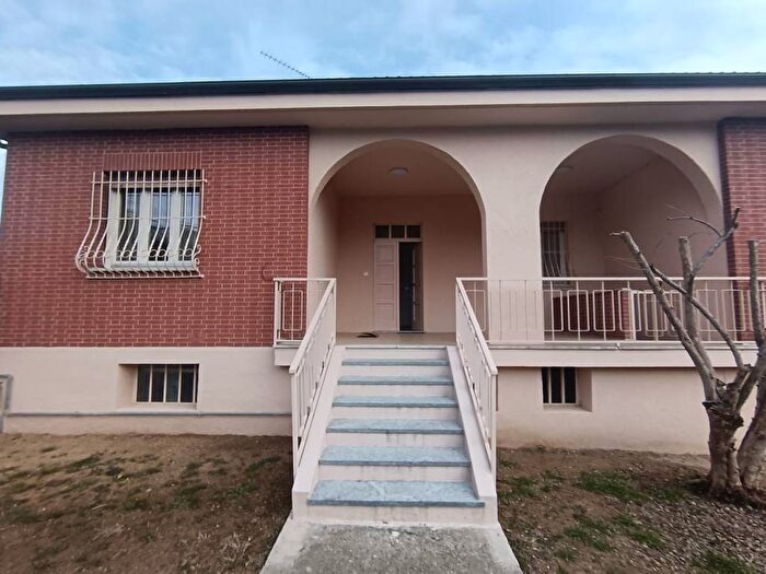 Casa quadrilocale in affitto in Via Giuseppe Garibaldi, Centro, Cossombrato