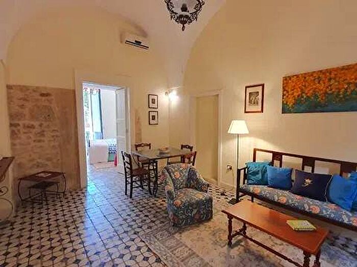 Appartamento con 6 locali in affitto in Via Marco Basseo, Centro Storico, Lecce
