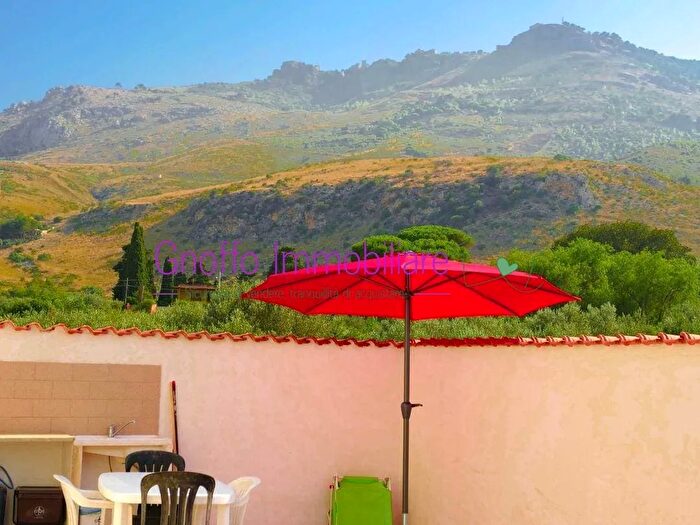 Casa trilocale in affitto in Via Vincenzo Badalucco Valderice, Valderice