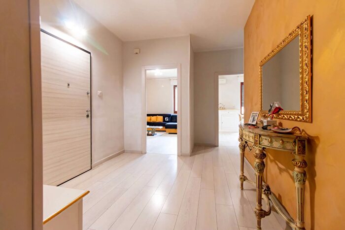 Appartamento con 5 locali in vendita in Via dei Greci l, Salerno