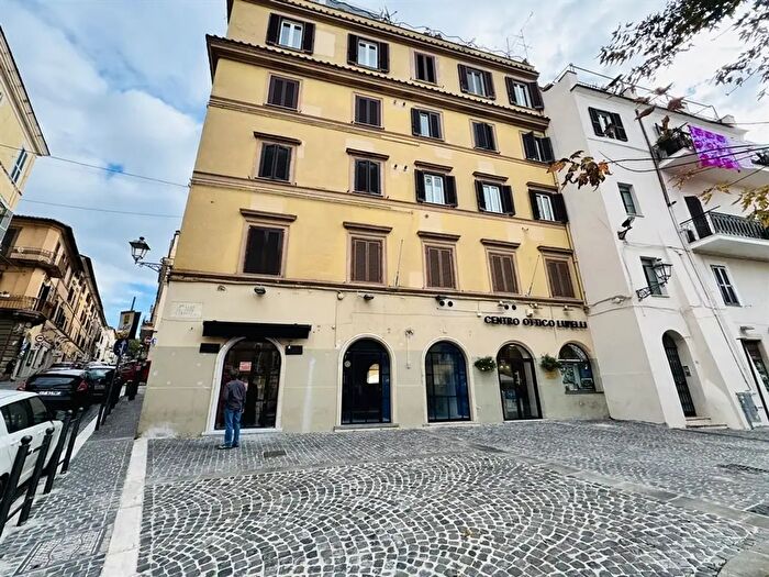 Appartamento bilocale in affitto in Via Cavour, Albano Laziale