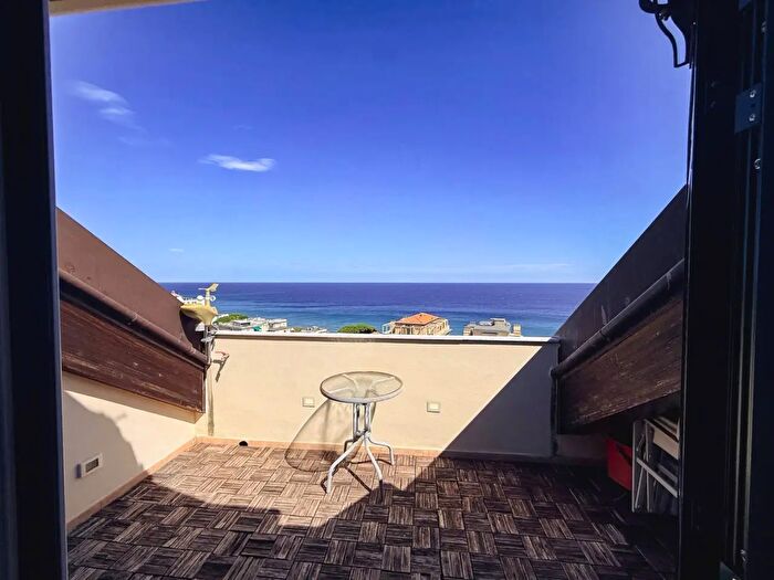 Appartamento con 5 locali in vendita in Via Solva, Alassio