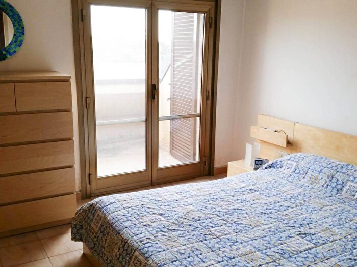 Appartamento bilocale in affitto in Via Simone Saint Bon, Inganni, Milano