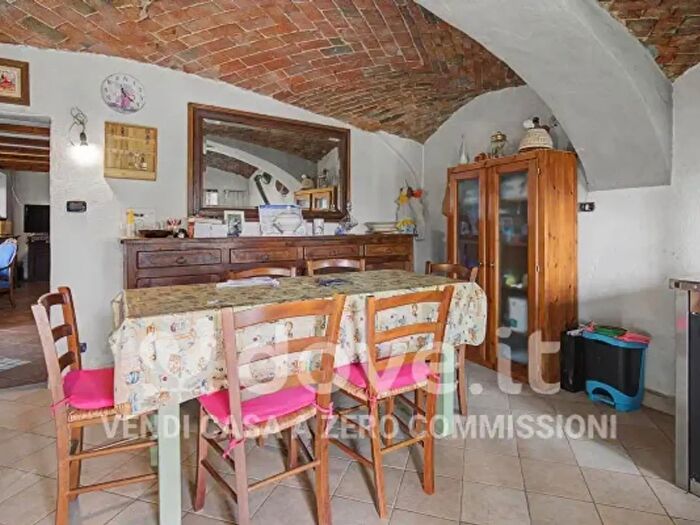 Casa con 6 locali in vendita in Borgata Piancerreto Sottano, Dogliani
