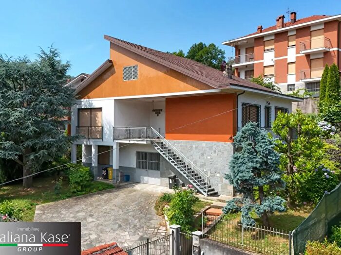Casa con 7 locali in vendita in Via Bernardi, Castiglione Torinese