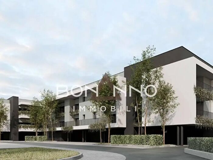 Appartamento con 5 locali in vendita in Piazza Poloni Don Vittorio, Montebelluna