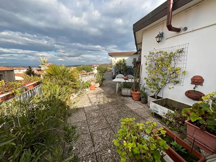 Appartamento trilocale in vendita in Iazza Indipende, Calcinaia