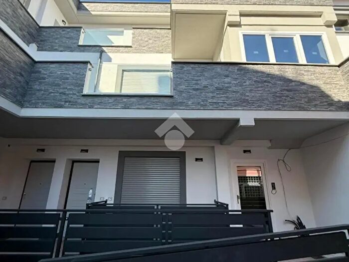 Appartamento trilocale in vendita in Viale Roma, Guidonia Montecelio