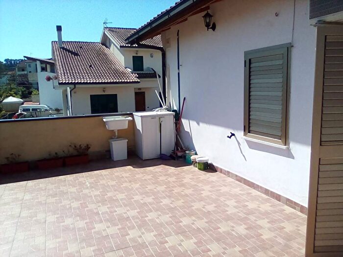 Appartamento trilocale in affitto in Brecciarola, Chieti